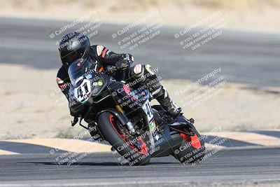 media/Dec-07-2025-CVMA (Sun) [[3e7d2de5dc]]/Race 7-Formula Lightweight Twins Shootout/